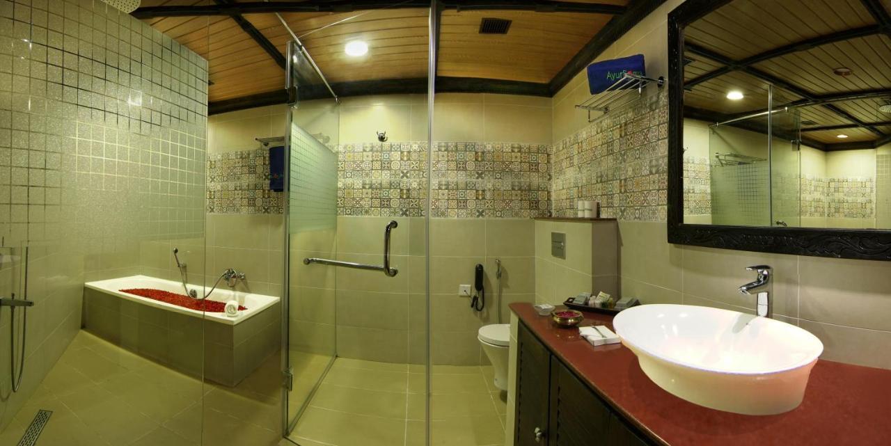 阿尤索马阿育吠陀皇家休闲酒店 可瓦兰 外观 照片